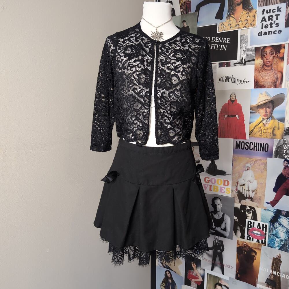 Black Lace Cropped Cardigan